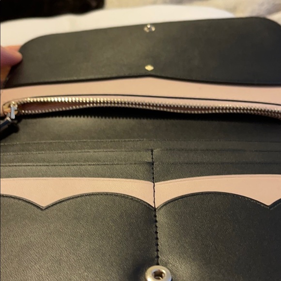 Kate Spade wallet - Picture 4 of 5